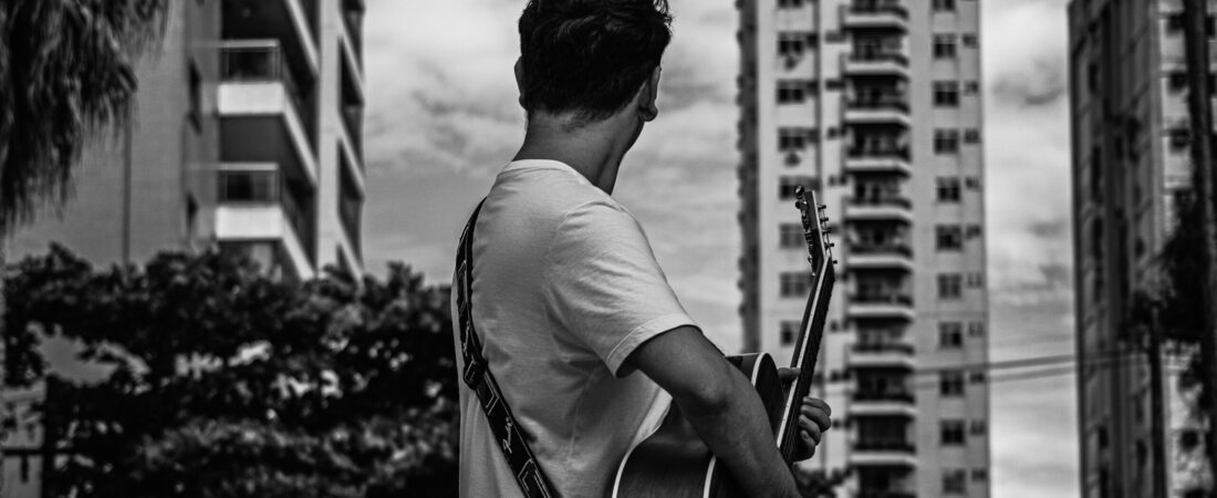 Por que é tão difícil ser compositor no Brasil?